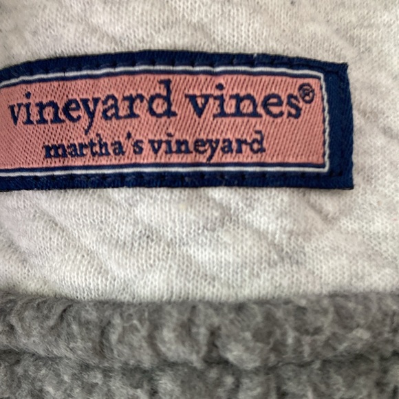 Vineyard vines xxs Sweatshirt, gray, and white preowned - Picture 2 of 3